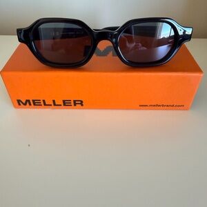 Meller Black Sunglasses